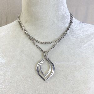 Etienne Aigner vintage matte & polished finish modernist pendant links necklace